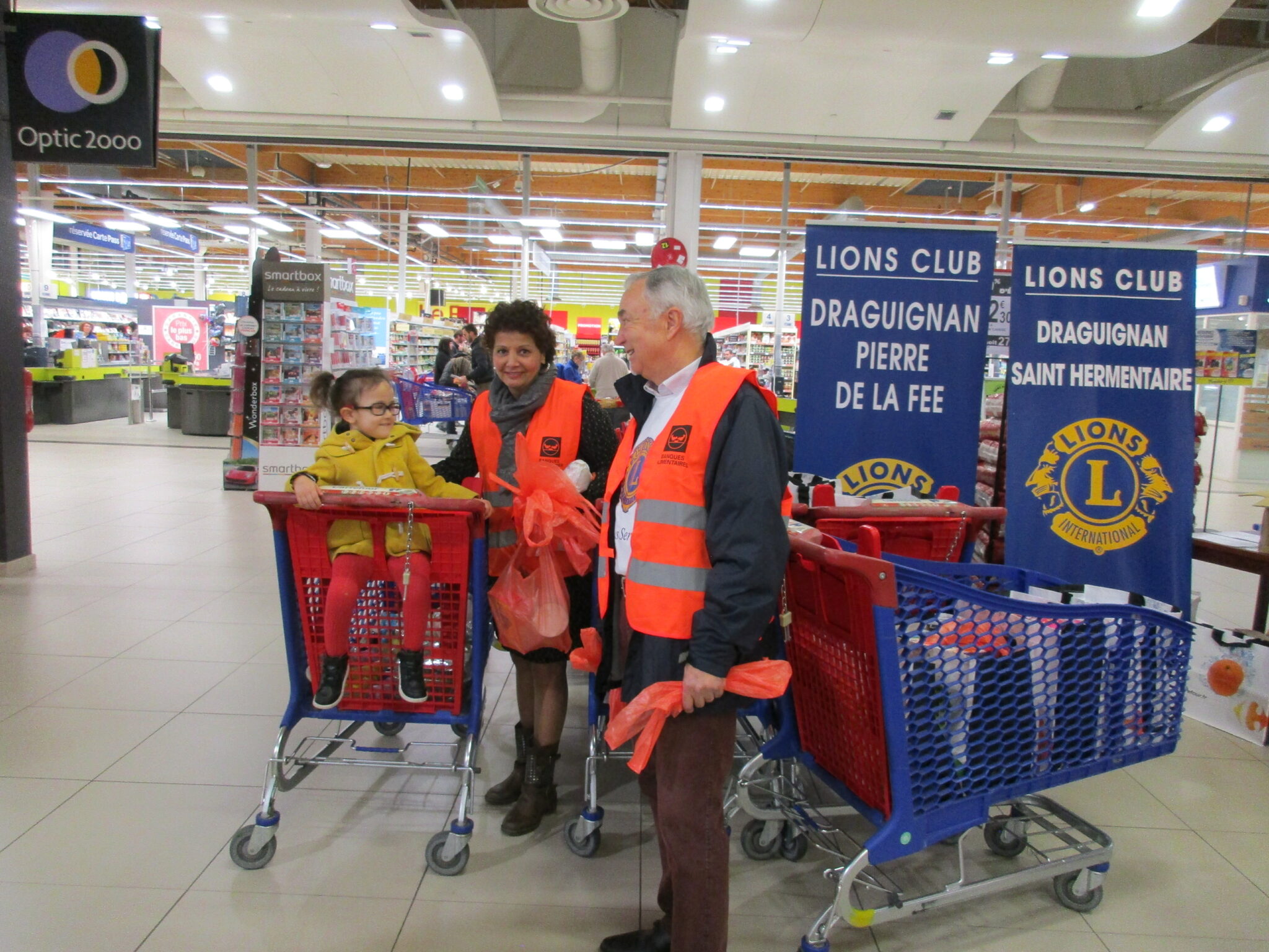 Bénévoles Lions Club Draguignan collecte solidaire