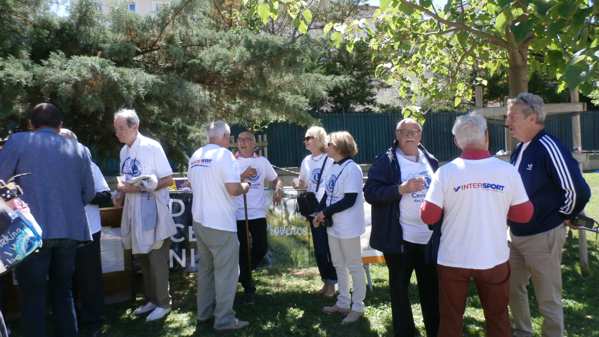 Membres Lions Club Draguignan fête des 100 ans